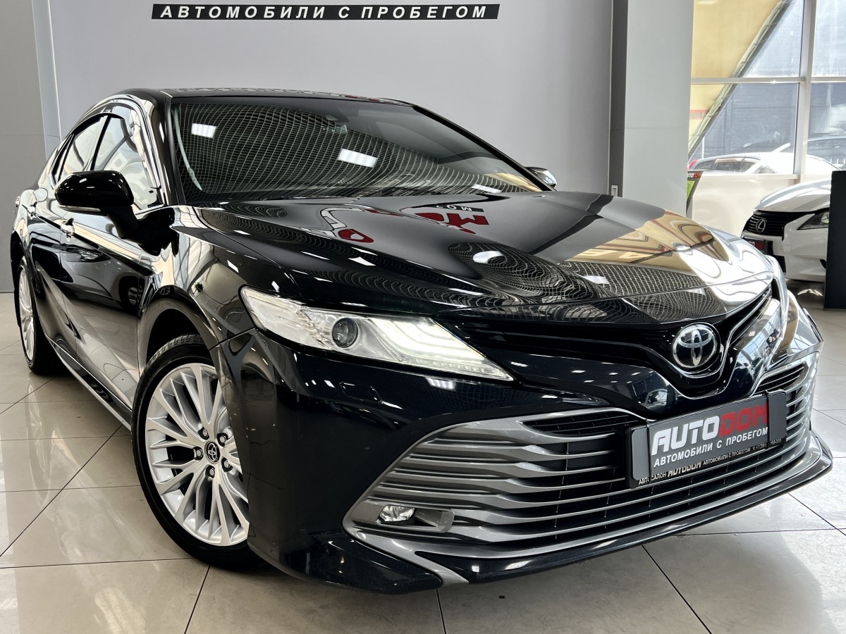 Автосалон - Toyota Camry, 2018 г.